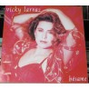 Vicky Larraz - B&eacute;same.