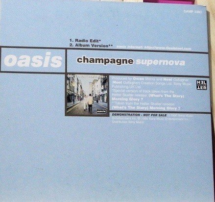Oasis - Champagne Supernova. Oasis - Champagne Supernova.